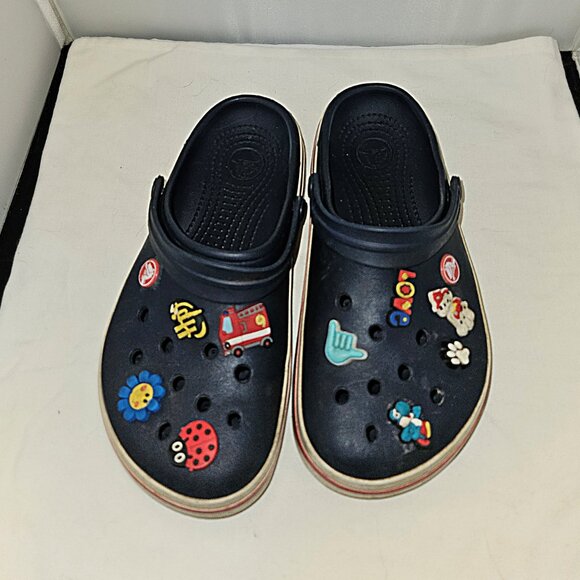 Crocs Crossband Navy Clogs With Charms ~ Men's 5 ~ Women's 7 ~ EUC - Picture 2 of 6
